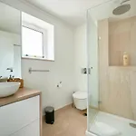Cozy Flat In Santa Apolonia Lizbona