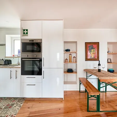 Apartment Cozy Flat In Santa Apolonia