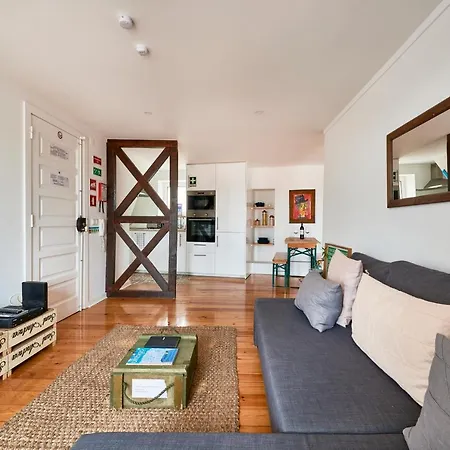 Cozy Flat In Santa Apolonia Apartment *