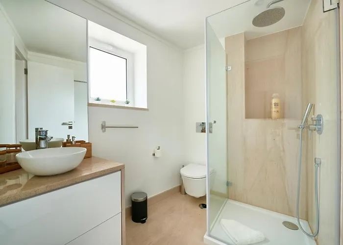 Cozy Flat In Santa Apolonia Lisboa