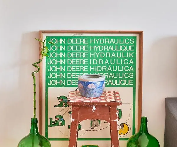 Cozy Flat In Santa Apolonia Lägenhet