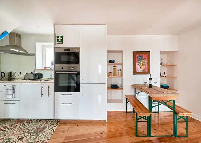 Lägenhet Cozy Flat In Santa Apolonia