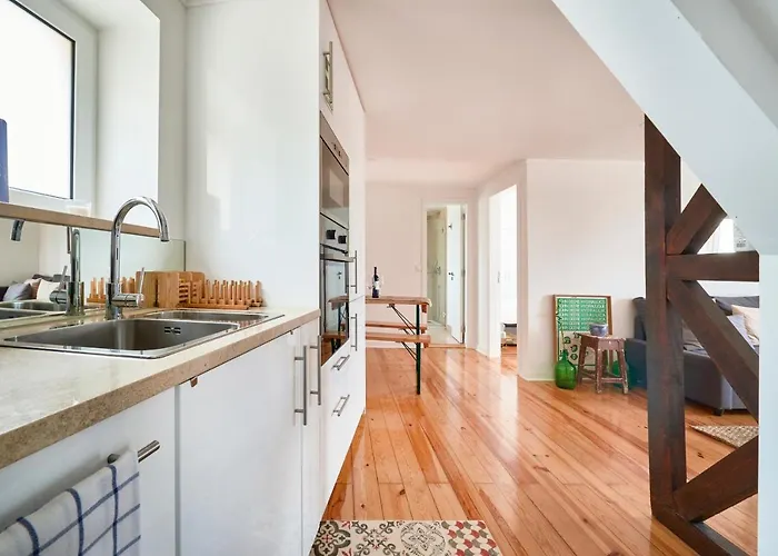 Lägenhet Cozy Flat In Santa Apolonia Lisboa