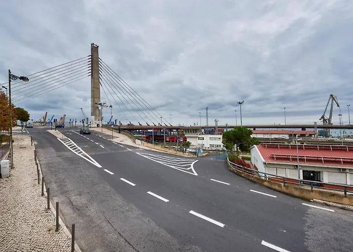 Cozy Flat In Santa Apolonia